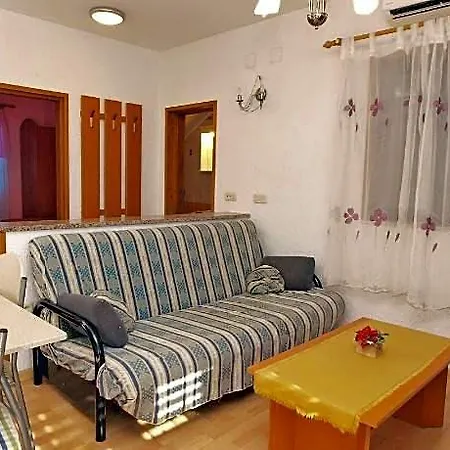 879 فندق بوريتش